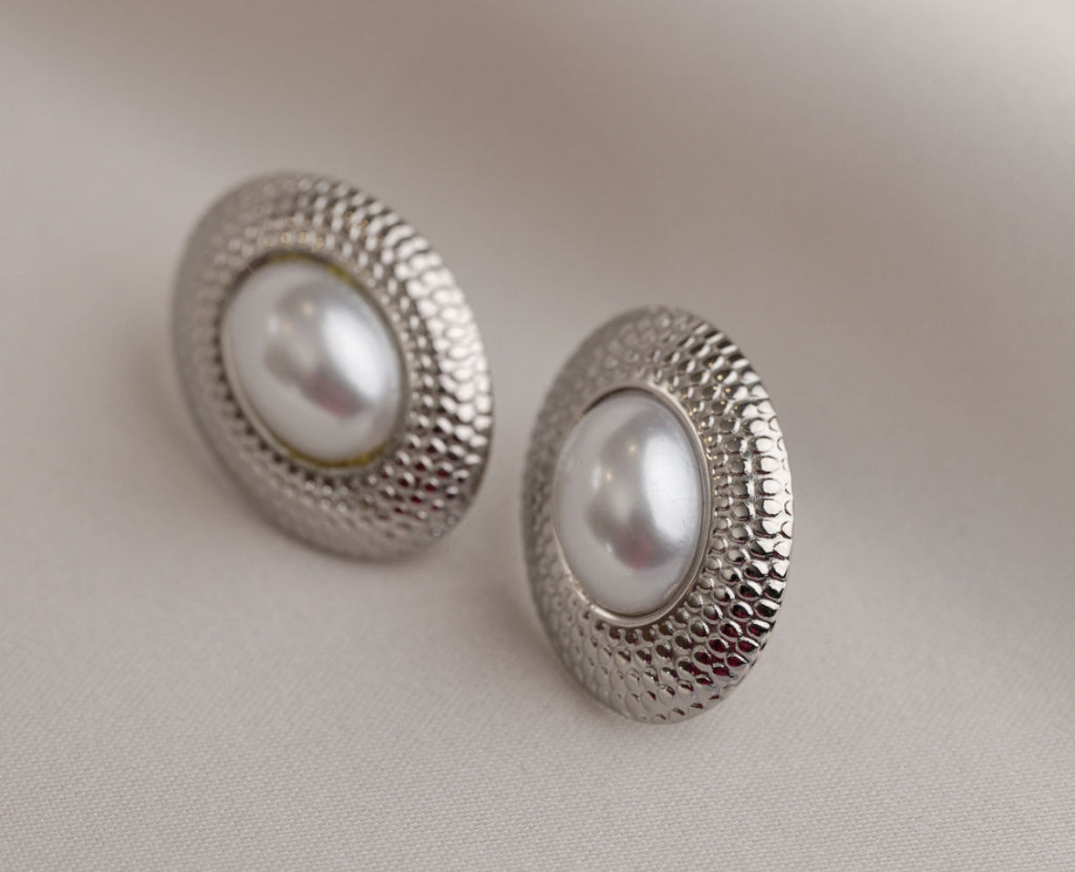 Ada - Silver Pearl Earring