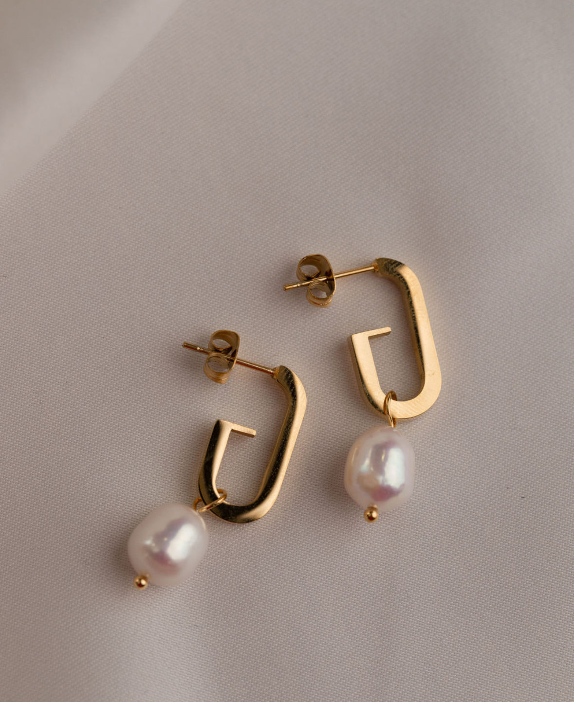 Ita - Gold Pearl Earring