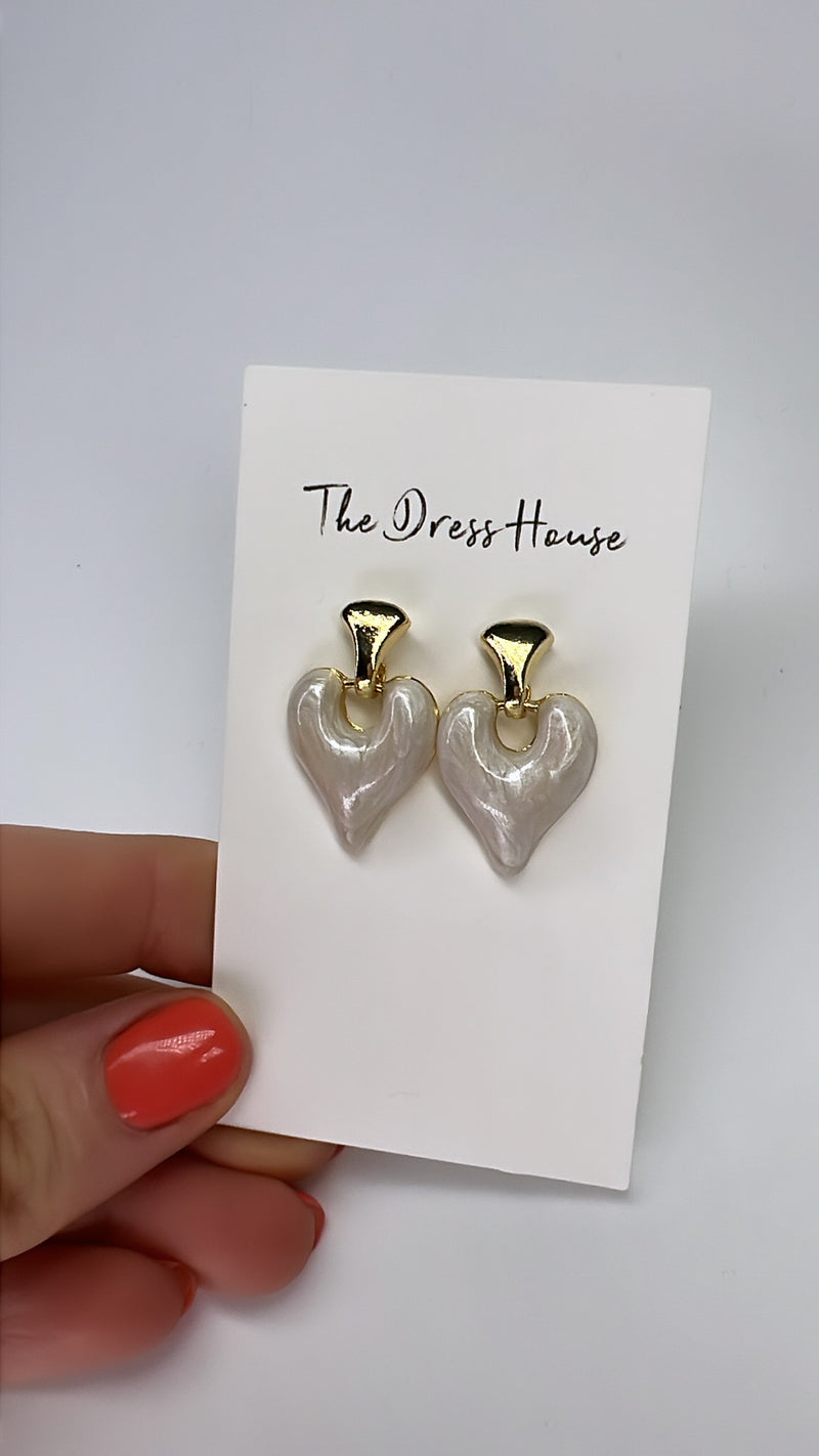 Demi heart earrings 