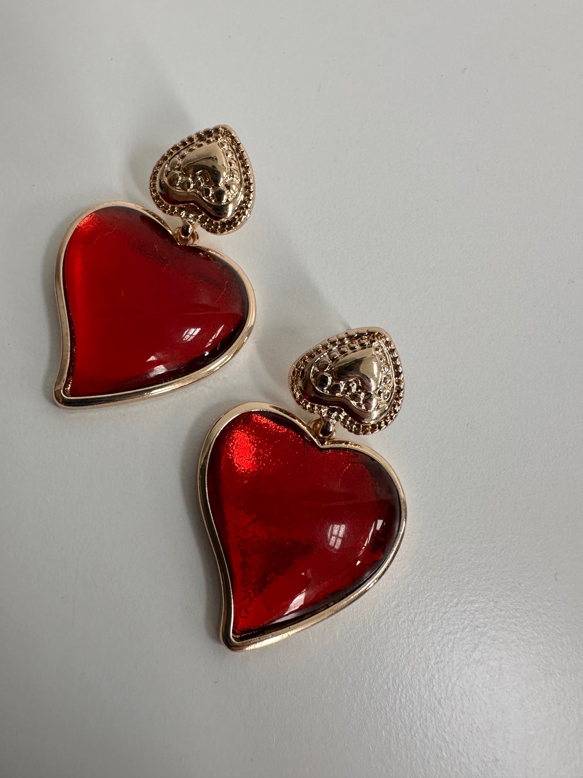 Violet red heart earrings 