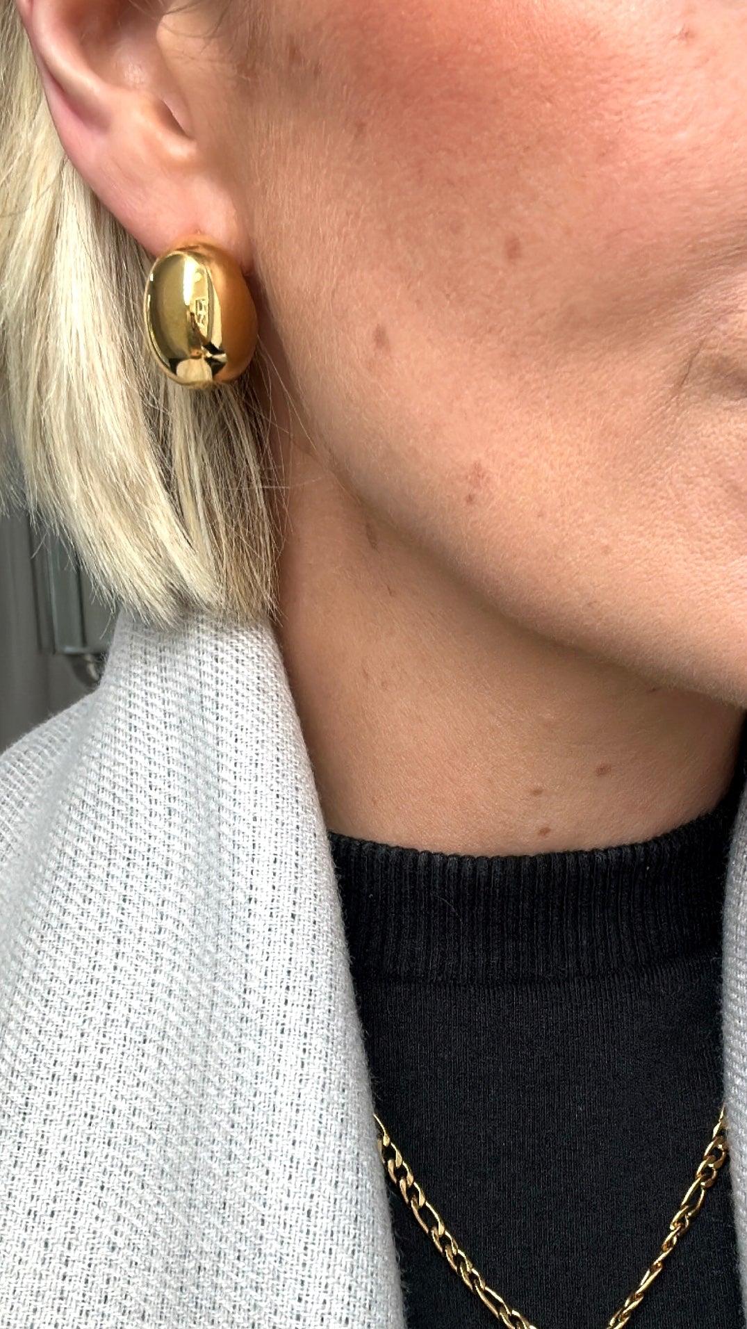 Amy gold earrings 