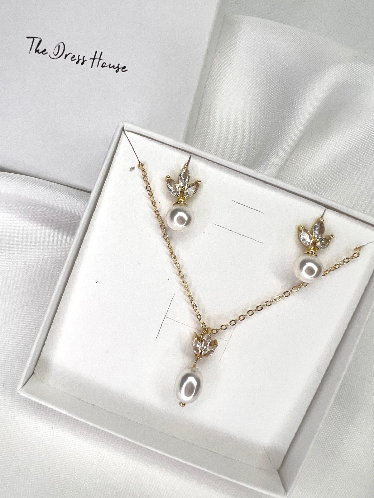 Willow necklace set gold (inc gift box)