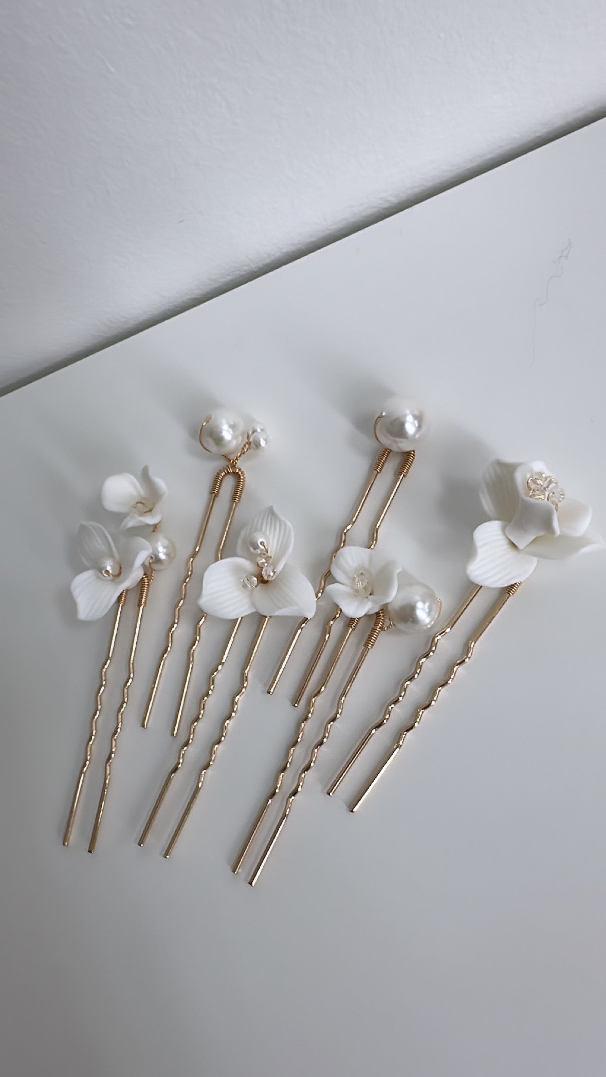 Georgina ceramic pearl pins gold