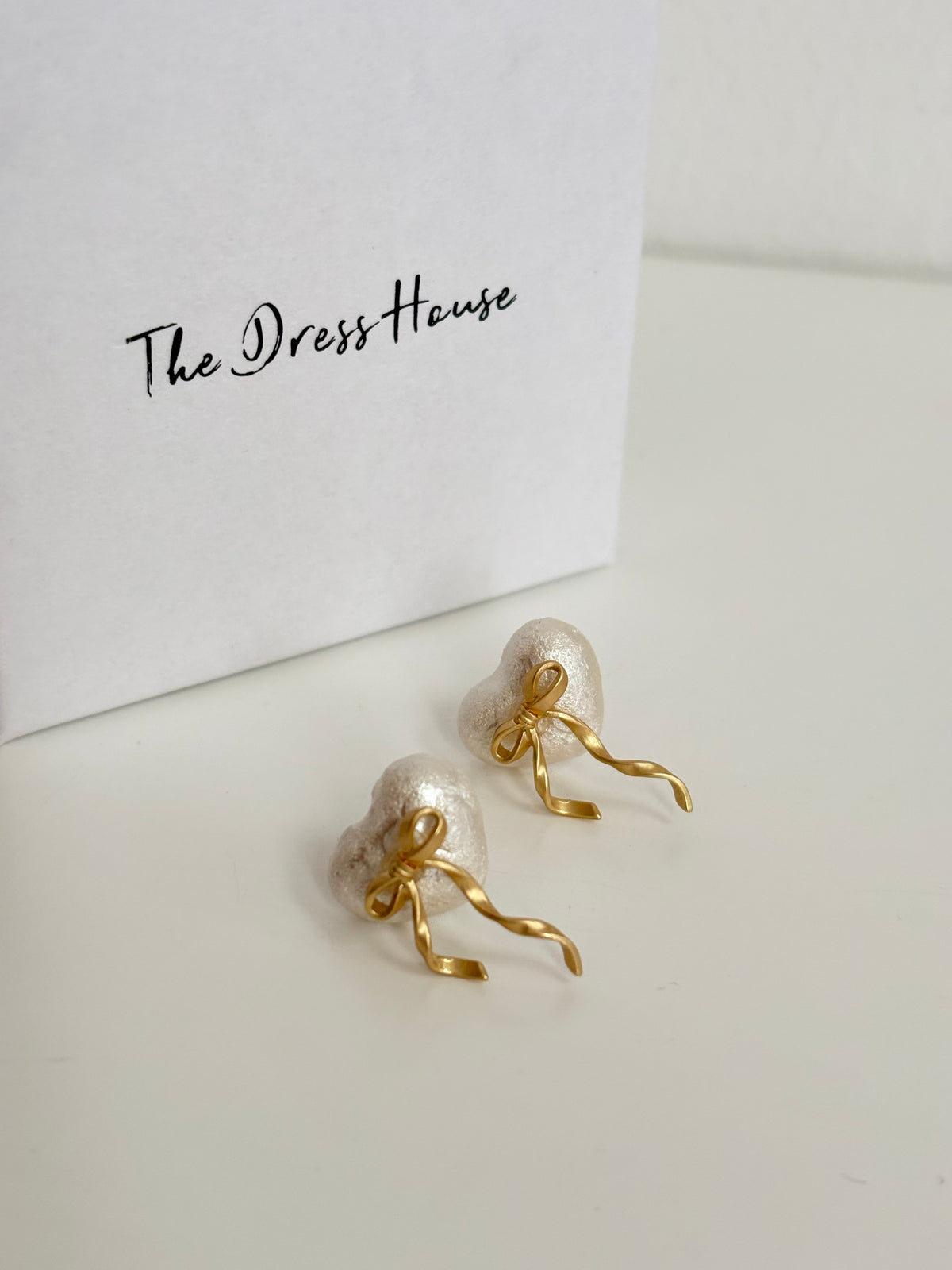 Lila - Gold Bow Earring