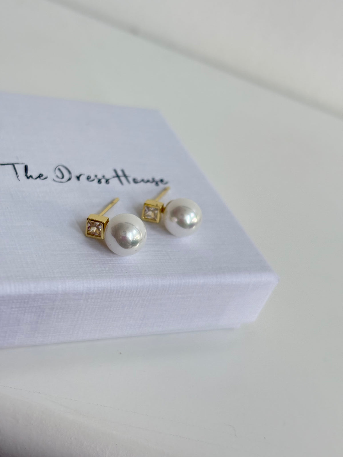 Carla - Pearl Gold Earring