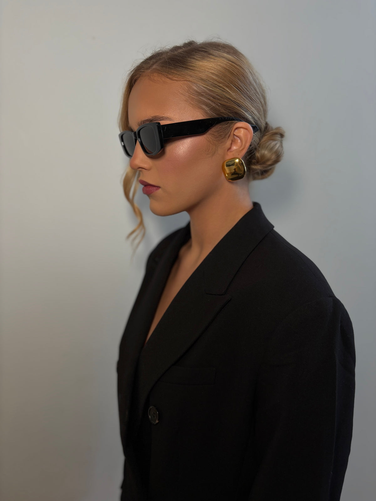 Nita - Gold Statement Earring