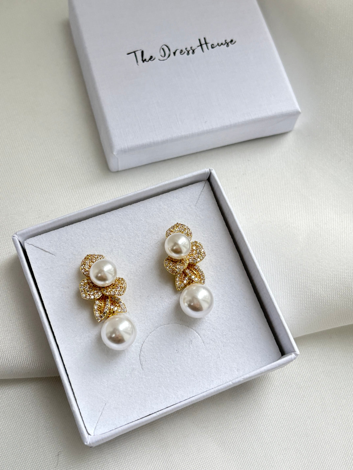 Alyssa - Gold Pearl Earring