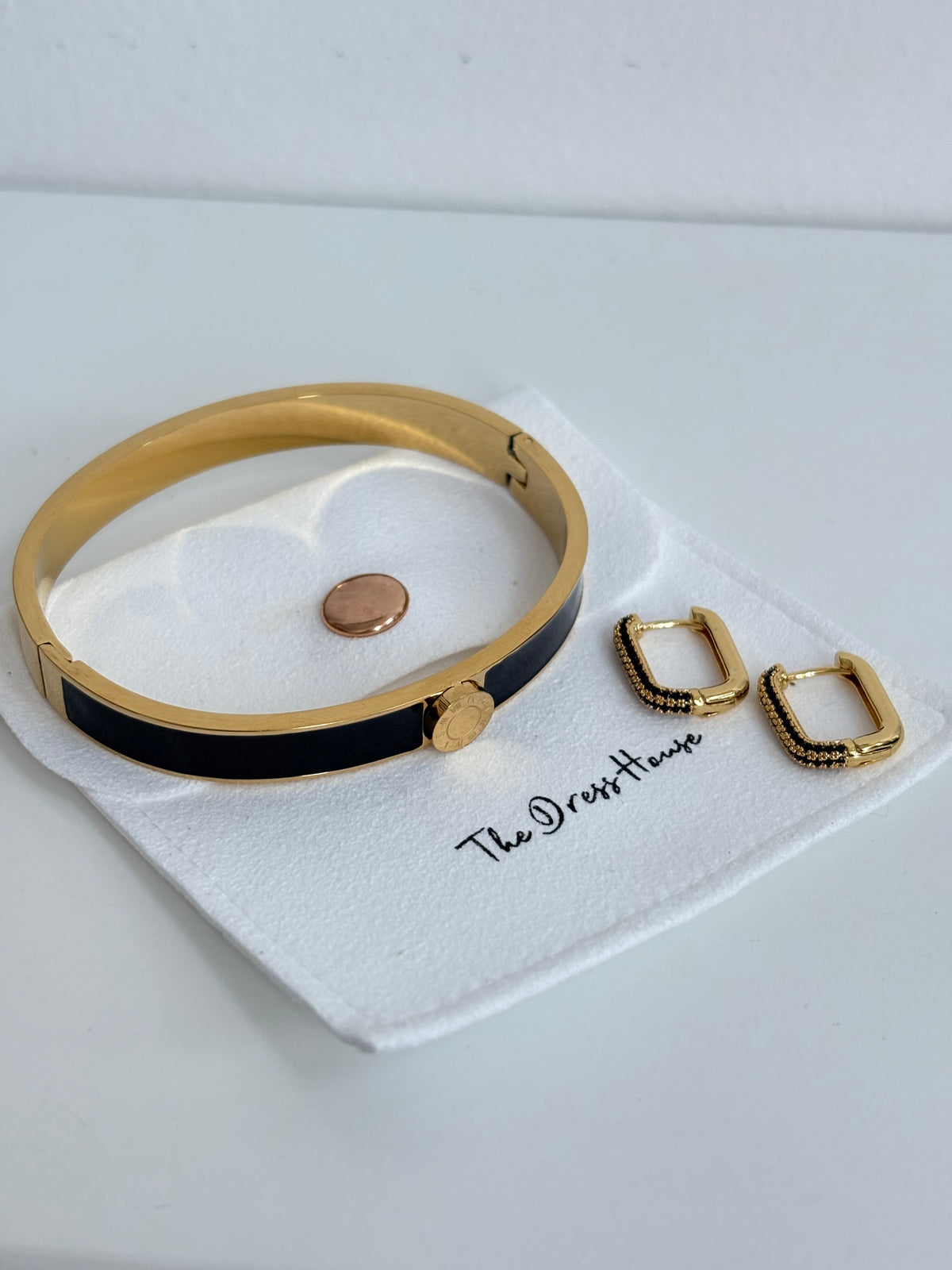 Dress House Gift Set 87 - Gold Black Bangle Earring