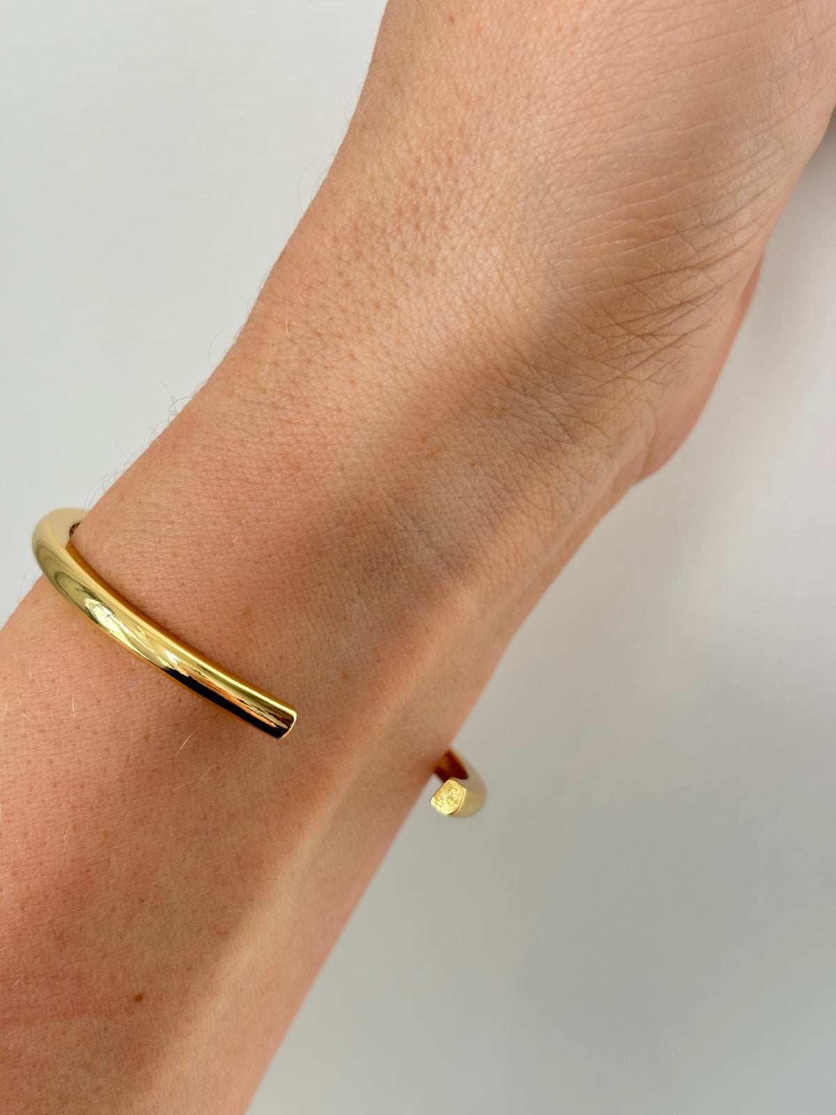 Ameila Anna - Gold Bracelet Bangle