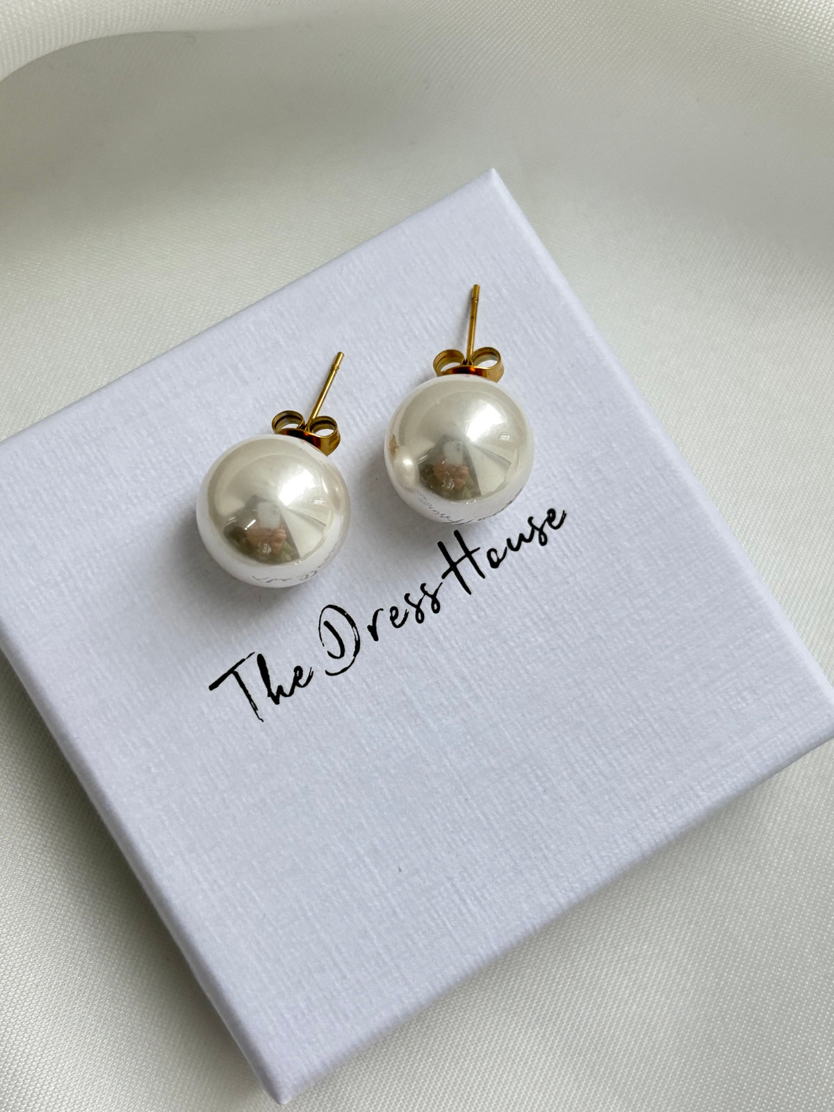 May - Gold Pearl Stud (14mm)