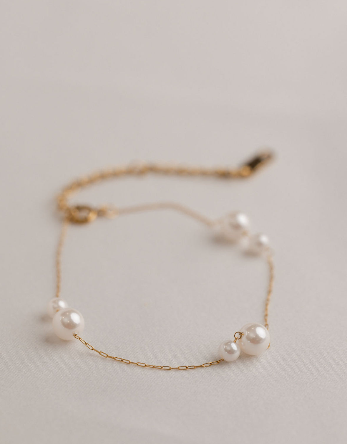 Daisy - Gold Pearl Bracelet