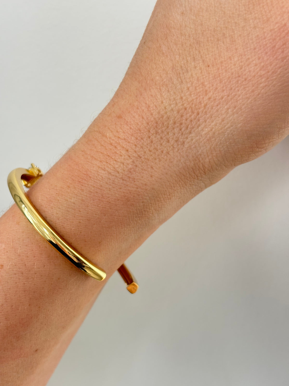 Ameila Anna - Gold Bracelet Bangle