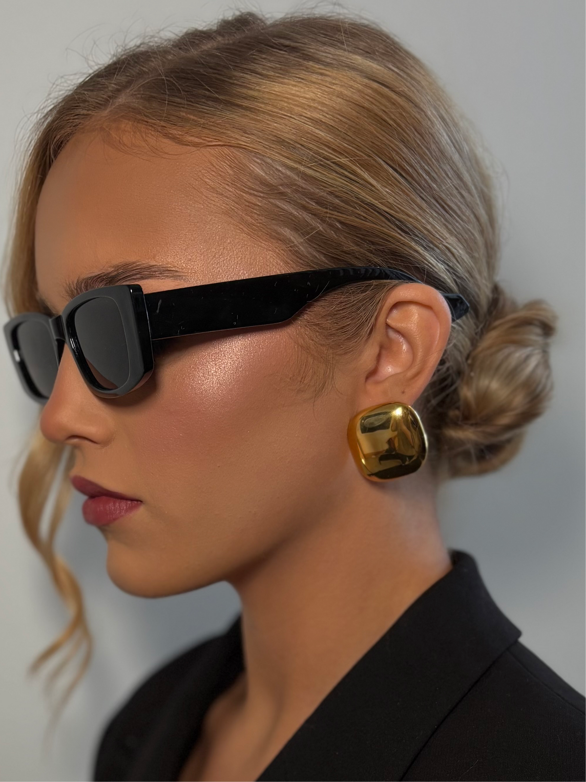 Nita - Gold Statement Earring