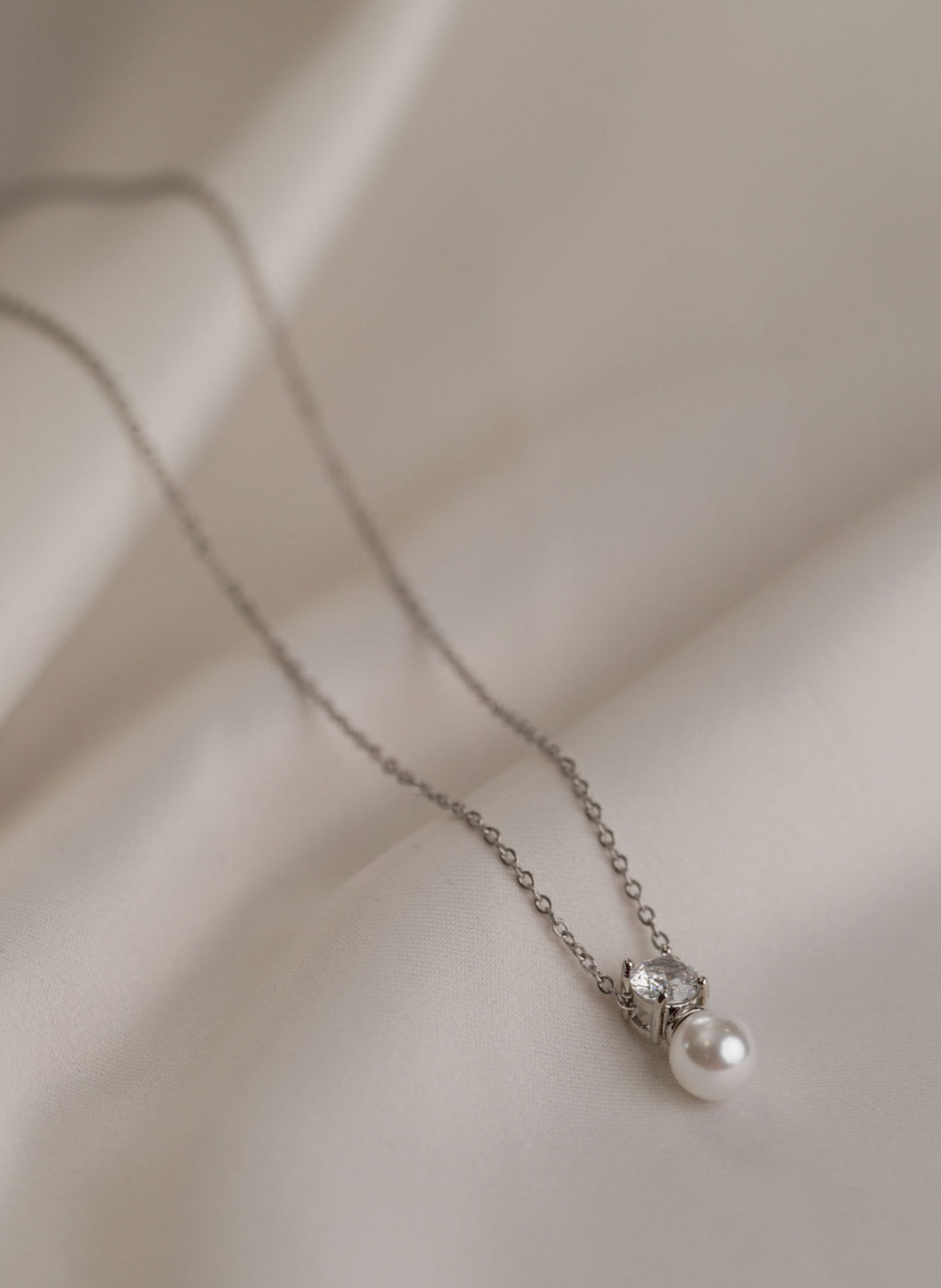 Alice - Silver Pearl Necklace