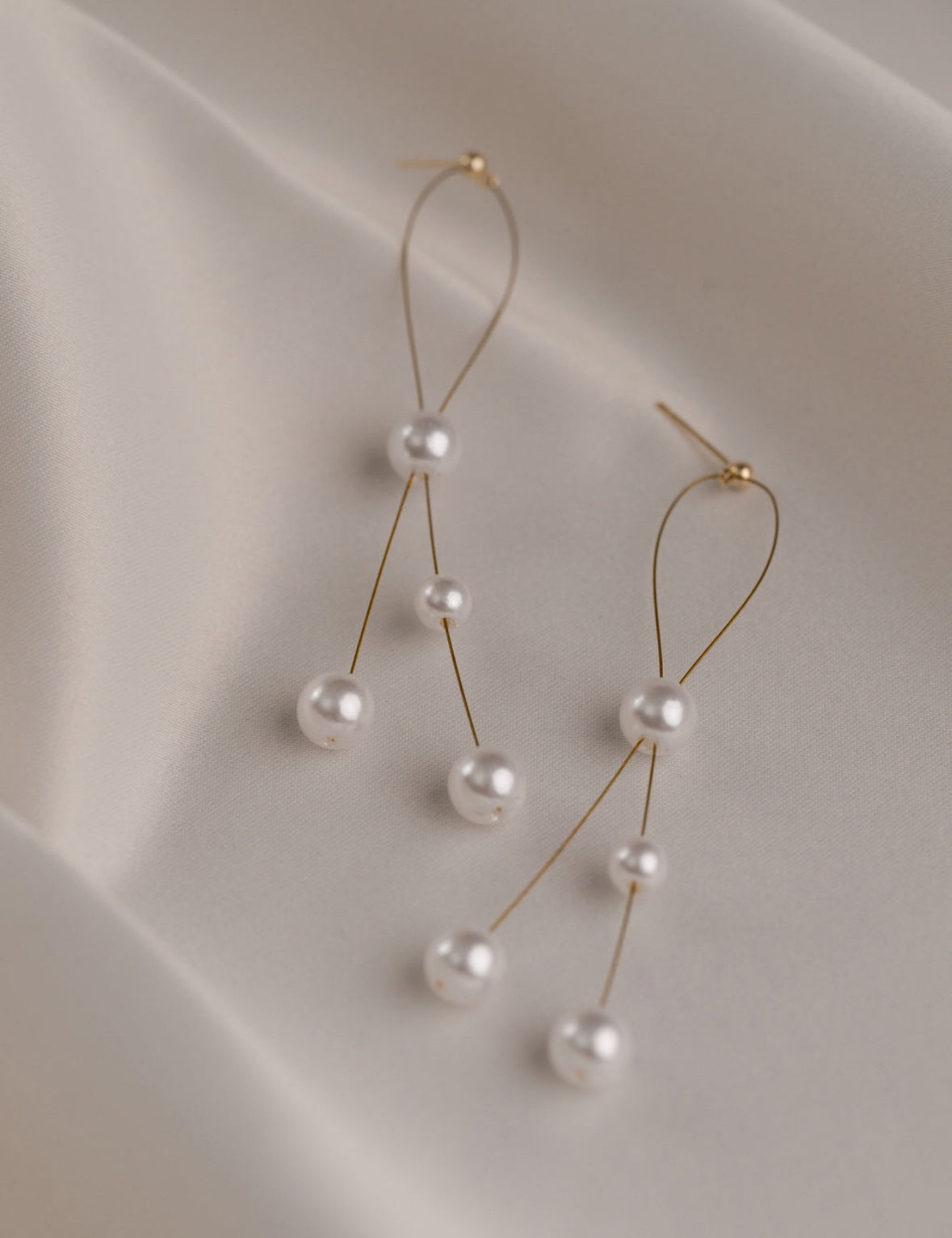 Esme Pearl - Gold Earring