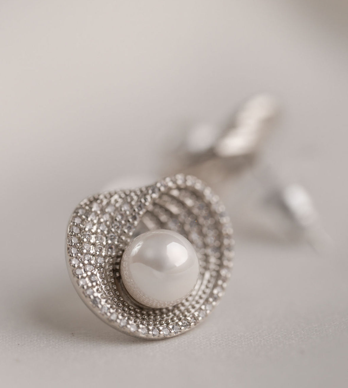 Pixie - Silver Pearl Earring