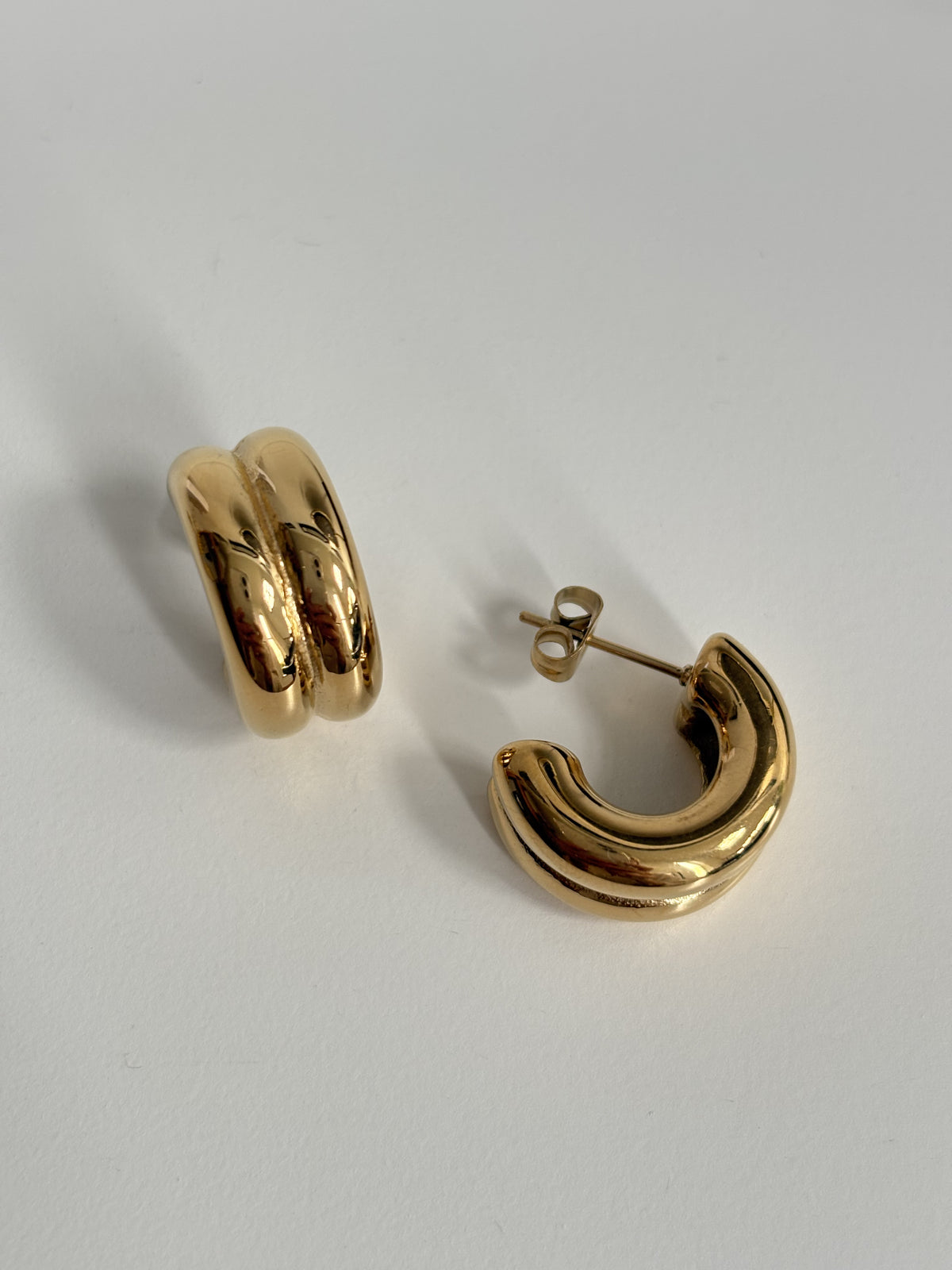 Abbie - Gold Hoop Earring