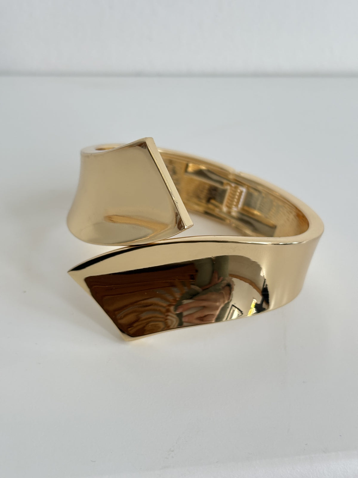 Kiera - Gold Bangle