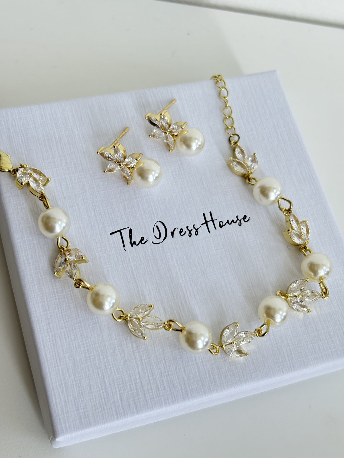 Betty Willow - Gold Pearl Bracelet Earring Set