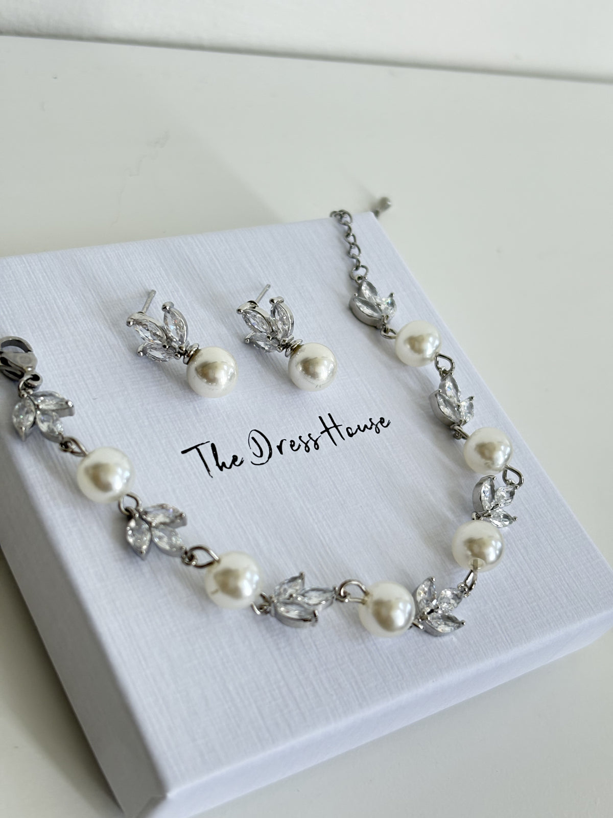 Willow - Silver Pearl Earring Bracelet Set