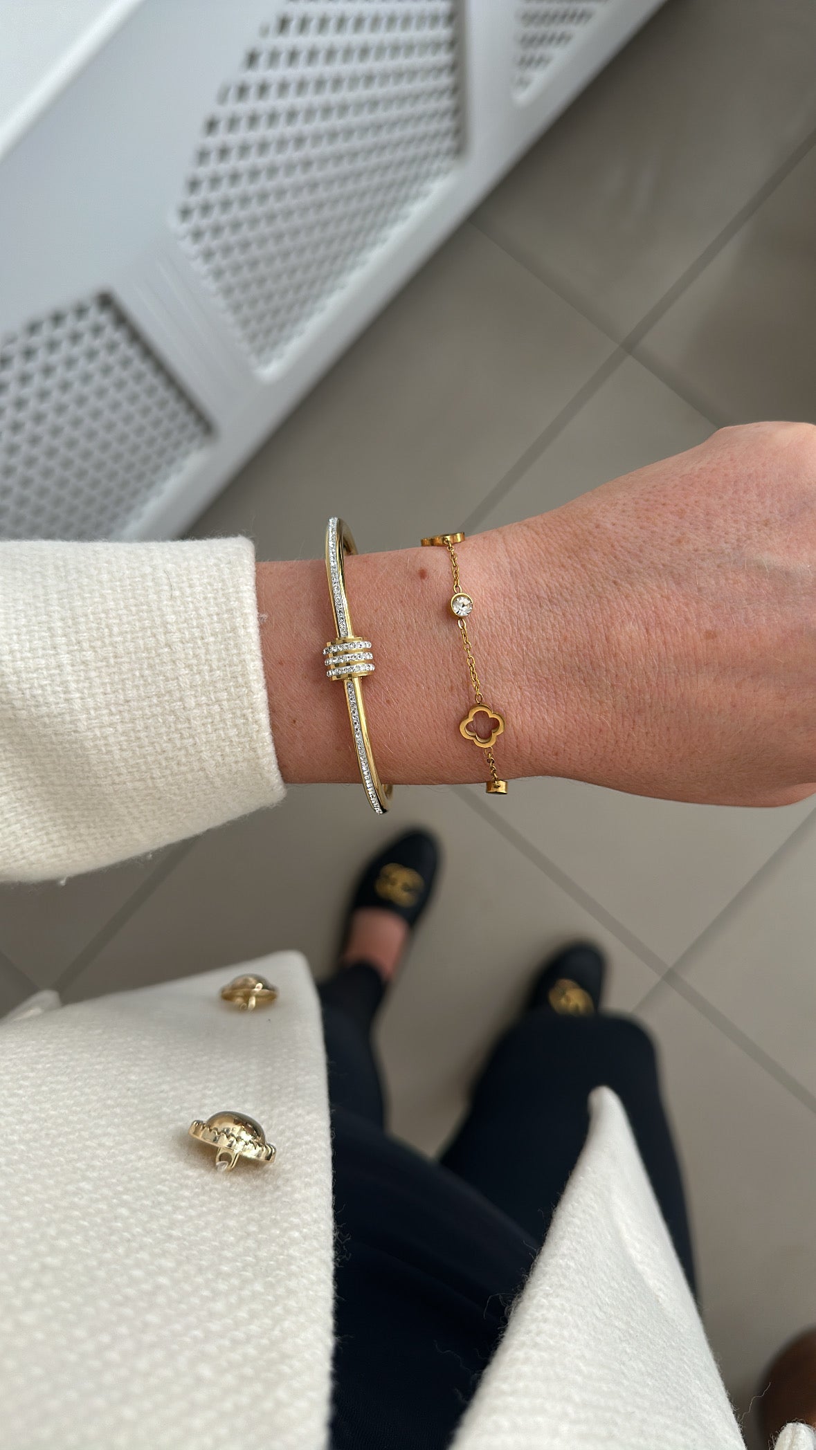 Aine - Gold Bangle Bracelet