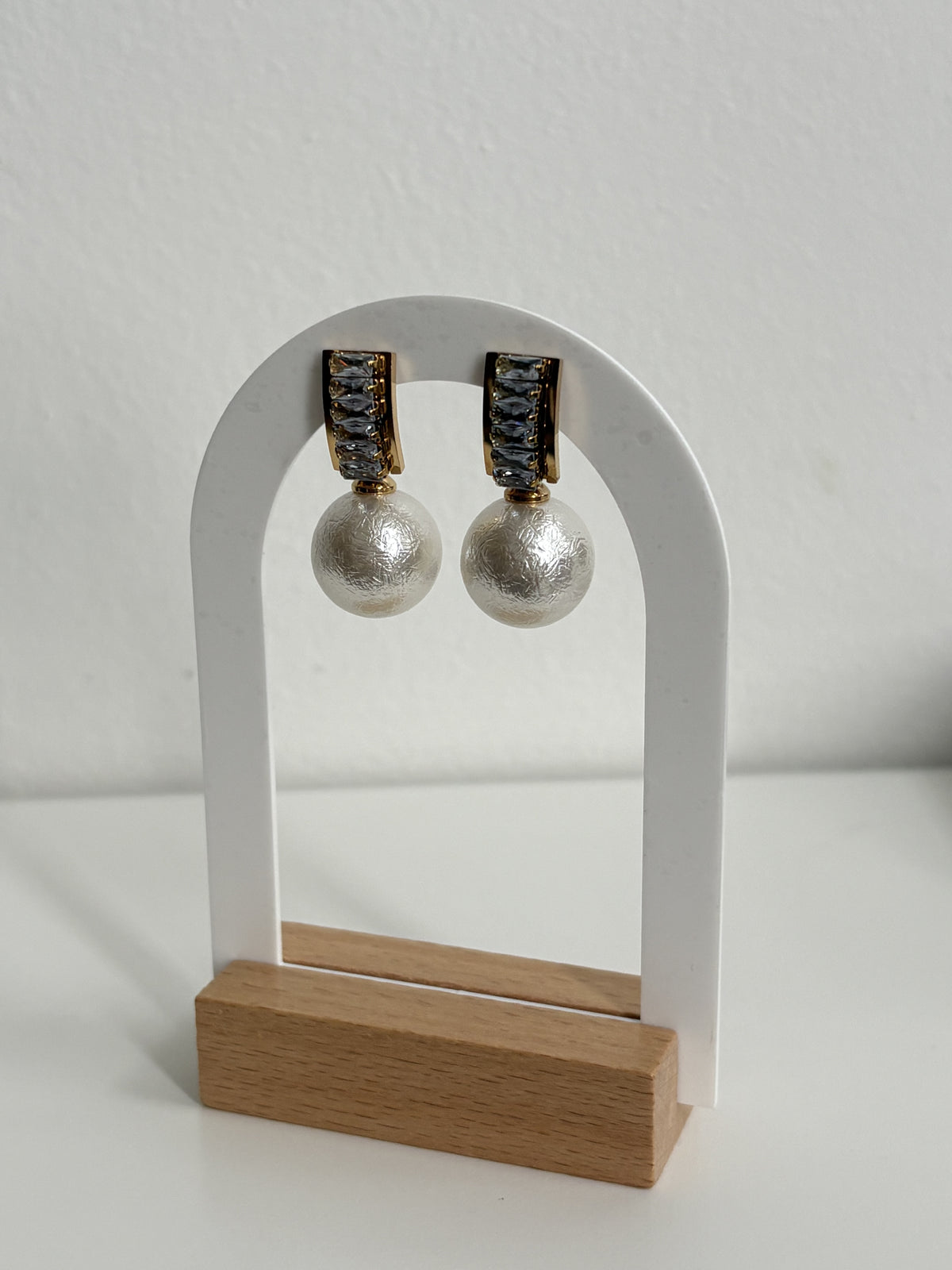 Annalise - Gold Pearl Earring